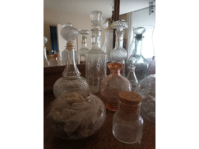 Lot 15 - karaffen en glaswerk. 19 stuks - afbeelding 2 van  5