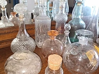 Lot 15 - karaffen en glaswerk. 19 stuks - afbeelding 4 van  5