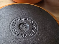 Lot 15 - le creuset potten, 4 stuks + 1 pan. - afbeelding 2 van  3
