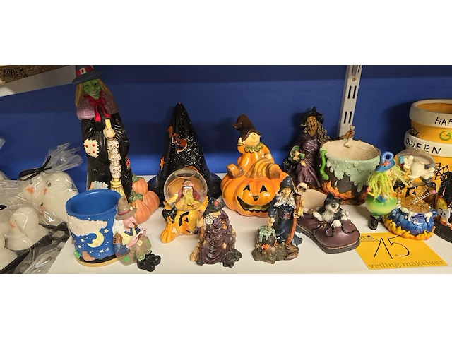 Lot 15 - lot diverse halloween decoratie, ong 18 stuks - afbeelding 2 van  4
