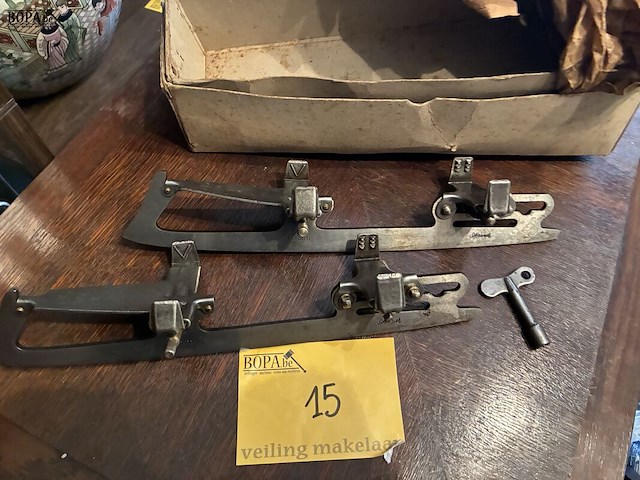 Lot 15 - paar antieken schaatsen jaren '30 - afbeelding 3 van  5