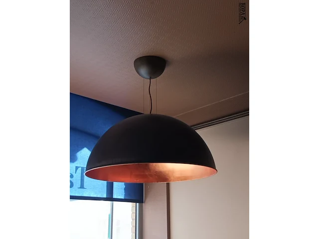 Lot 15 - plafondlamp. 2 stuks - afbeelding 1 van  4