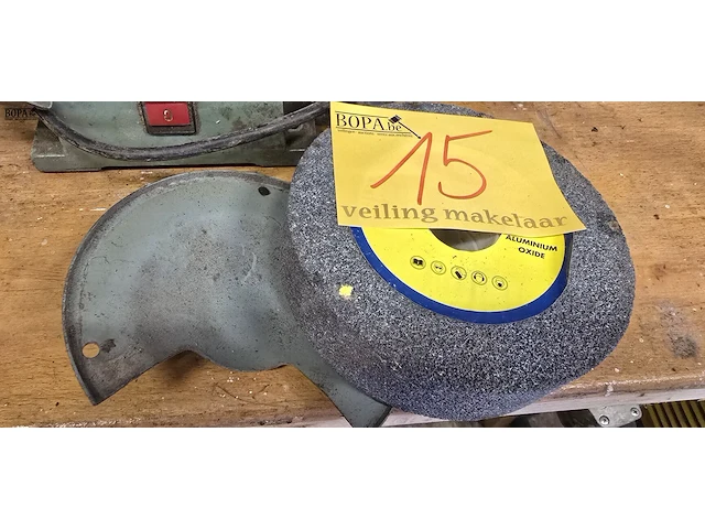 Lot 15 - slijpmolen - afbeelding 2 van  3