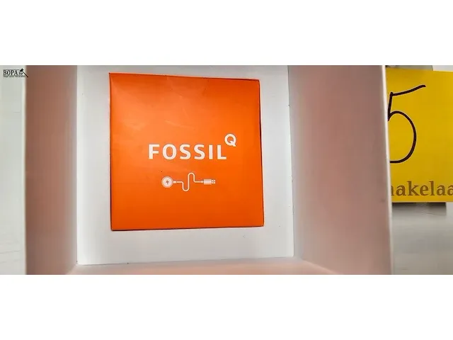 Lot 15 - smartwatche fossil + polshorloge fossil - afbeelding 5 van  8