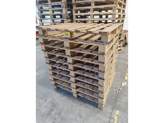 Lot 15 - tetrapack palletten - 10 stuks - afbeelding 1 van  3
