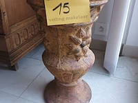 Lot 15 - tuinvaas - afbeelding 1 van  4