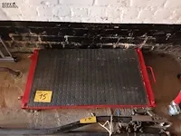 Lot 15 - werkplaatskar - afbeelding 1 van  3