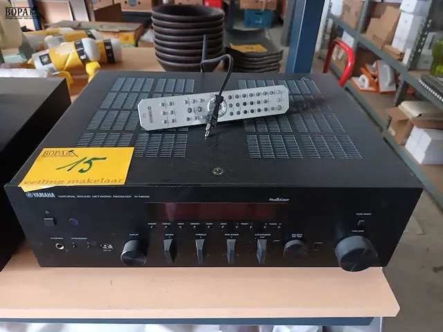 Lot 15 - yamaha stereo ontvanger - afbeelding 1 van  4