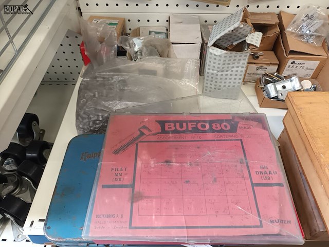 Lot 150 - metaalbouten - afbeelding 5 van  5