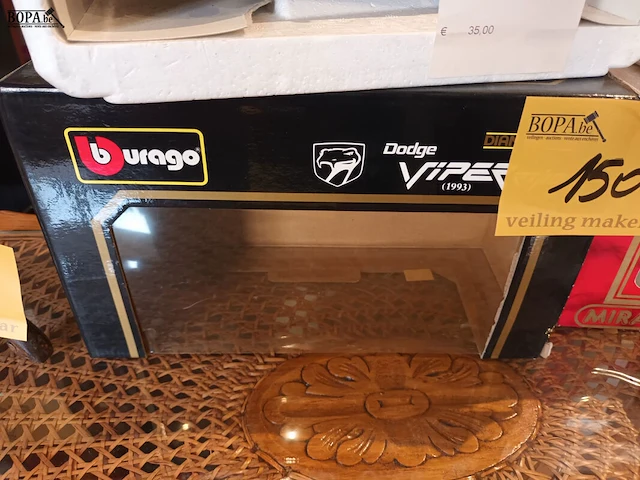 Lot 150 - model auto’s. 2 stuks - afbeelding 3 van  7