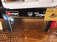 Lot 150 - model auto’s. 2 stuks - afbeelding 3 van  7