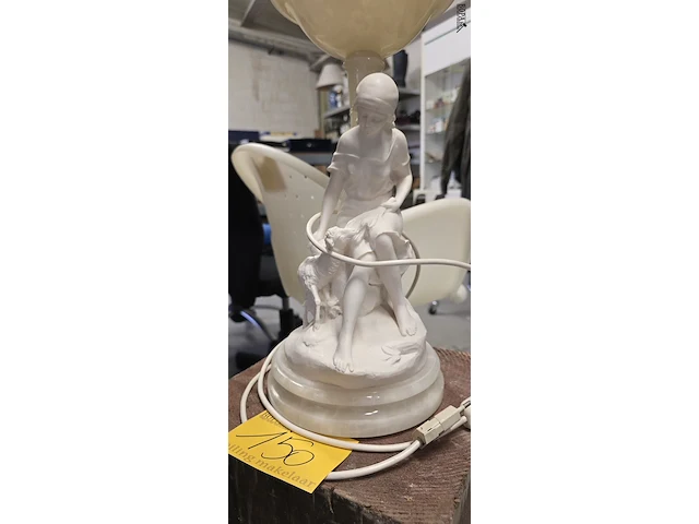 Lot 150 - vintage lamp, meisje met schaap op marmeren voet en marmeren - afbeelding 2 van  4