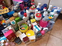 Lot 151 - aangebroken huishoudproducten - afbeelding 2 van  5