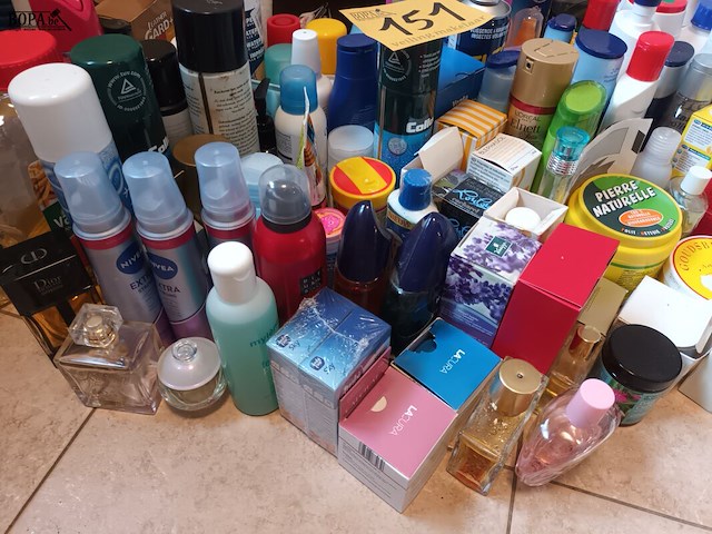 Lot 151 - aangebroken huishoudproducten - afbeelding 3 van  5