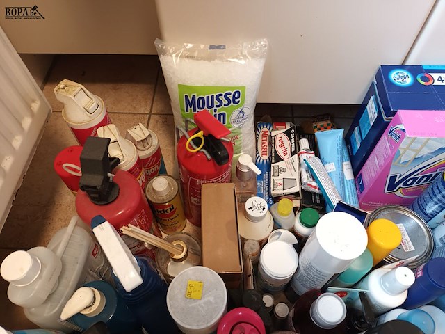 Lot 151 - aangebroken huishoudproducten - afbeelding 5 van  5