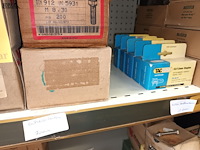 Lot 151 - bouten, moeren, vijsogen, haken - afbeelding 2 van  6