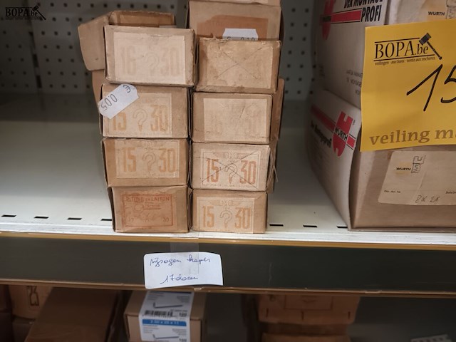 Lot 151 - bouten, moeren, vijsogen, haken - afbeelding 3 van  6