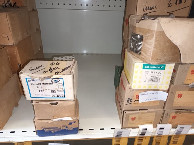 Lot 151 - bouten, moeren, vijsogen, haken - afbeelding 4 van  6