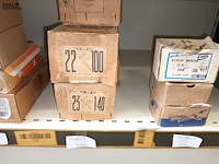 Lot 151 - bouten, moeren, vijsogen, haken - afbeelding 5 van  6