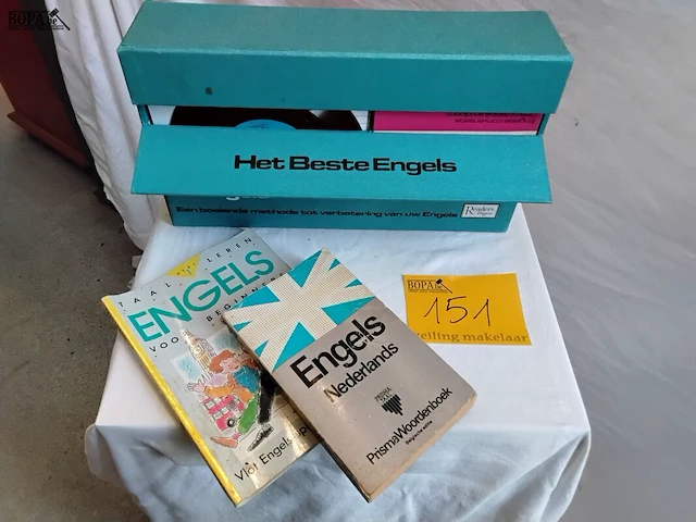 Lot 151 - lot engels leren, boeken en platen - afbeelding 1 van  3
