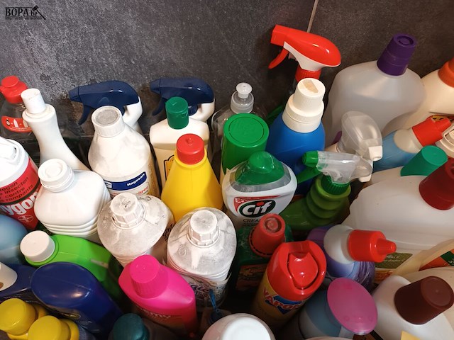 Lot 152 - aangebroken huishoudproducten - afbeelding 6 van  7