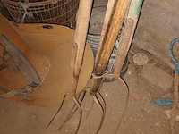 Lot 152 - landbouw gereedschap. 8 stuks - afbeelding 2 van  4