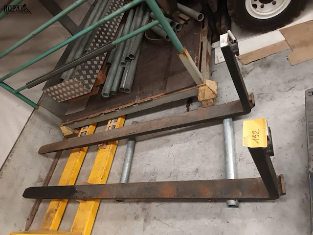 Lot 152 - lange lepels voor heftruck - afbeelding 1 van  3