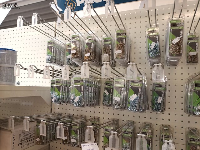 Lot 152 - schroeven en revetten. 210 stuks - afbeelding 2 van  8