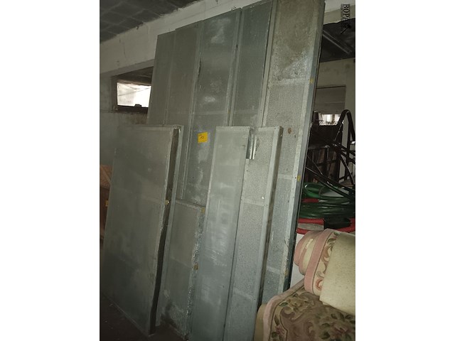 Lot 152 - ventilatie panelen. 12 stuks - afbeelding 1 van  2