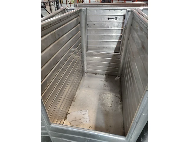 Lot 153 - aluminium transportkar - 4 stuks - afbeelding 2 van  3