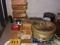 Lot 153 - blikken dozen en sigarenkistjes. 30 stuks - afbeelding 2 van  5