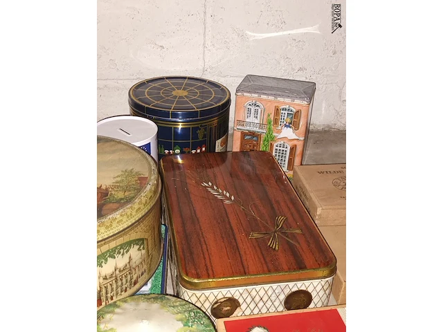 Lot 153 - blikken dozen en sigarenkistjes. 30 stuks - afbeelding 4 van  5