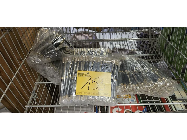 Lot 153 - groot lot balpennen - afbeelding 1 van  3
