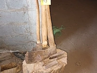 Lot 153 - kapblok, klievers en bijlen. 8 stuks - afbeelding 1 van  3