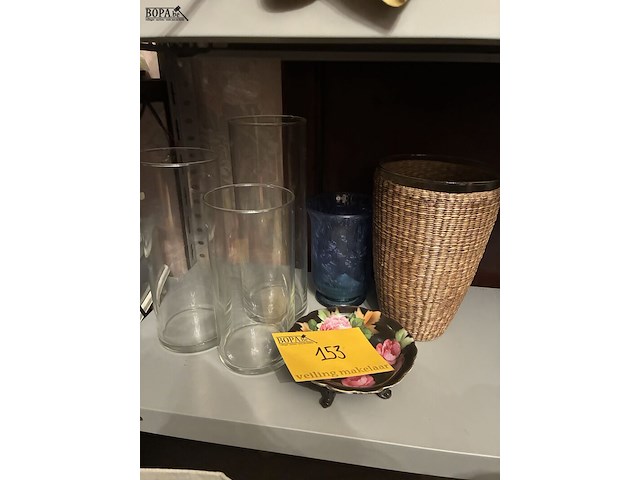 Lot 153 - lot vazen en potjes, 6 stuks - afbeelding 1 van  3