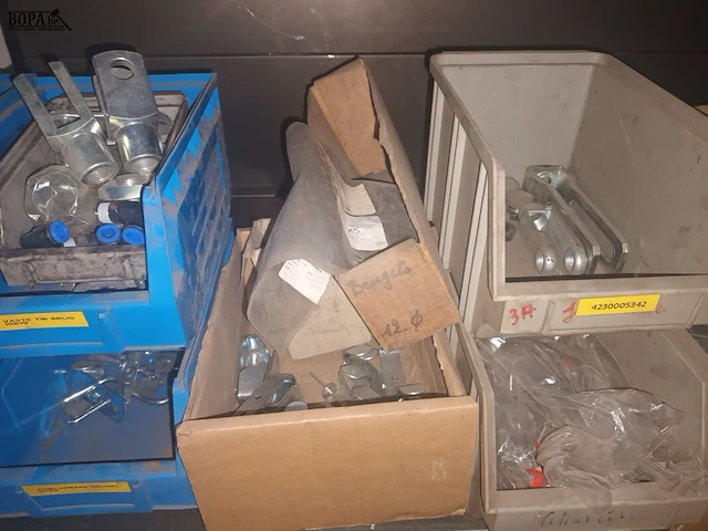 Lot 153 - truck en trailer onderdelen - afbeelding 5 van  6