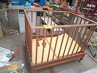 Lot 154 - houten kinderpark - afbeelding 2 van  3