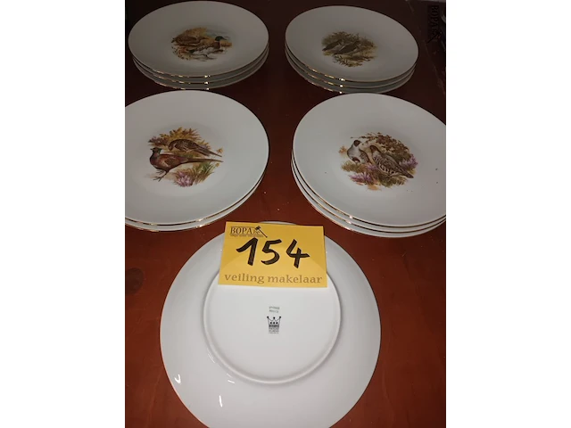 Lot 154 - limoges borden met vogels. 12 stuks - afbeelding 1 van  7