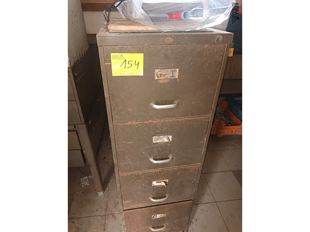 Lot 154 - metalen ladekast - afbeelding 1 van  3