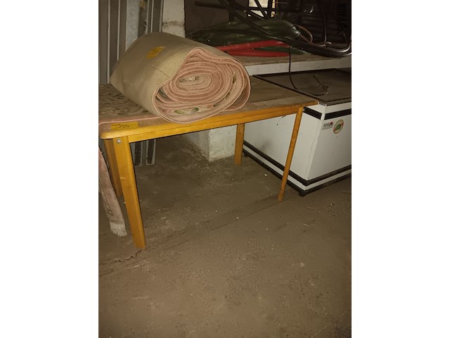 Lot 154 - tafel - afbeelding 1 van  2