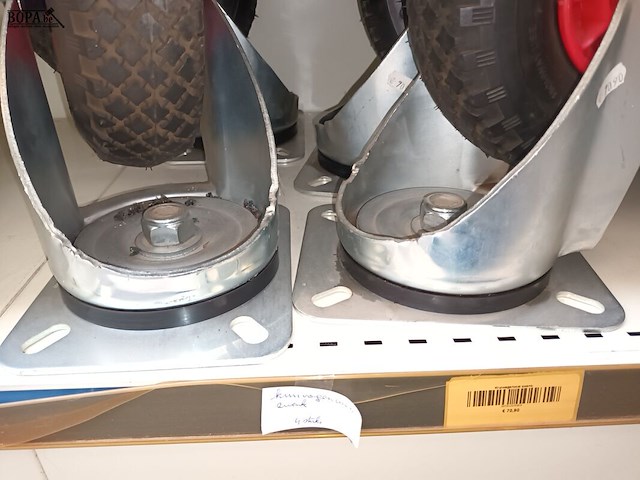 Lot 154 - wielen en banden voor kruiwagen. 16 stuks - afbeelding 6 van  6