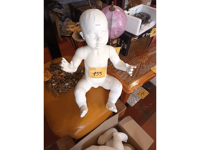Lot 155 - baby paspop. 2 stuks - afbeelding 1 van  4