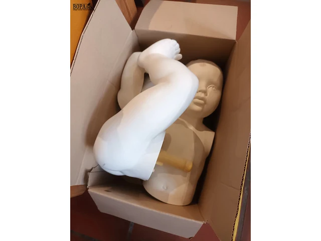 Lot 155 - baby paspop. 2 stuks - afbeelding 2 van  4