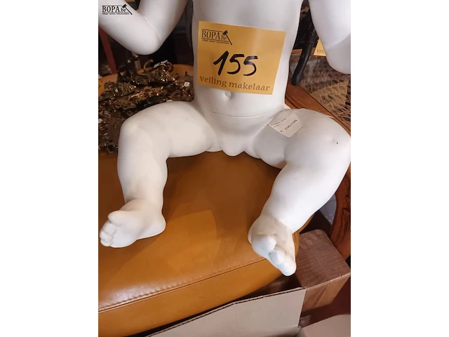 Lot 155 - baby paspop. 2 stuks - afbeelding 3 van  4