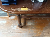 Lot 155 - houten tafel - afbeelding 1 van  3
