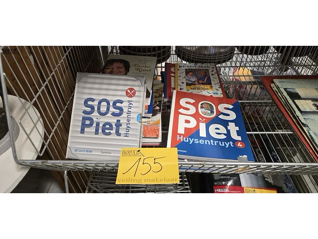 Lot 155 - lot kookboeken, sos piet, en de gouden raad van tante kaat - afbeelding 1 van  3