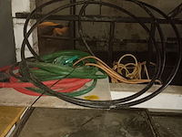 Lot 155 - waterslangen en wachtbuis - afbeelding 1 van  3