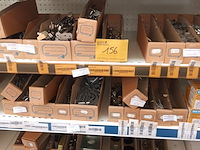 Lot 156 - bevestigingsmateriaal voor gordijnen - afbeelding 1 van  10