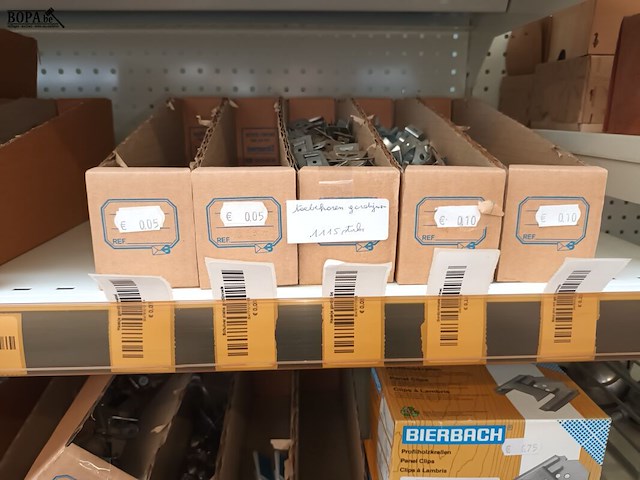 Lot 156 - bevestigingsmateriaal voor gordijnen - afbeelding 5 van  10