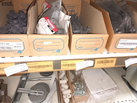 Lot 156 - bevestigingsmateriaal voor gordijnen - afbeelding 9 van  10